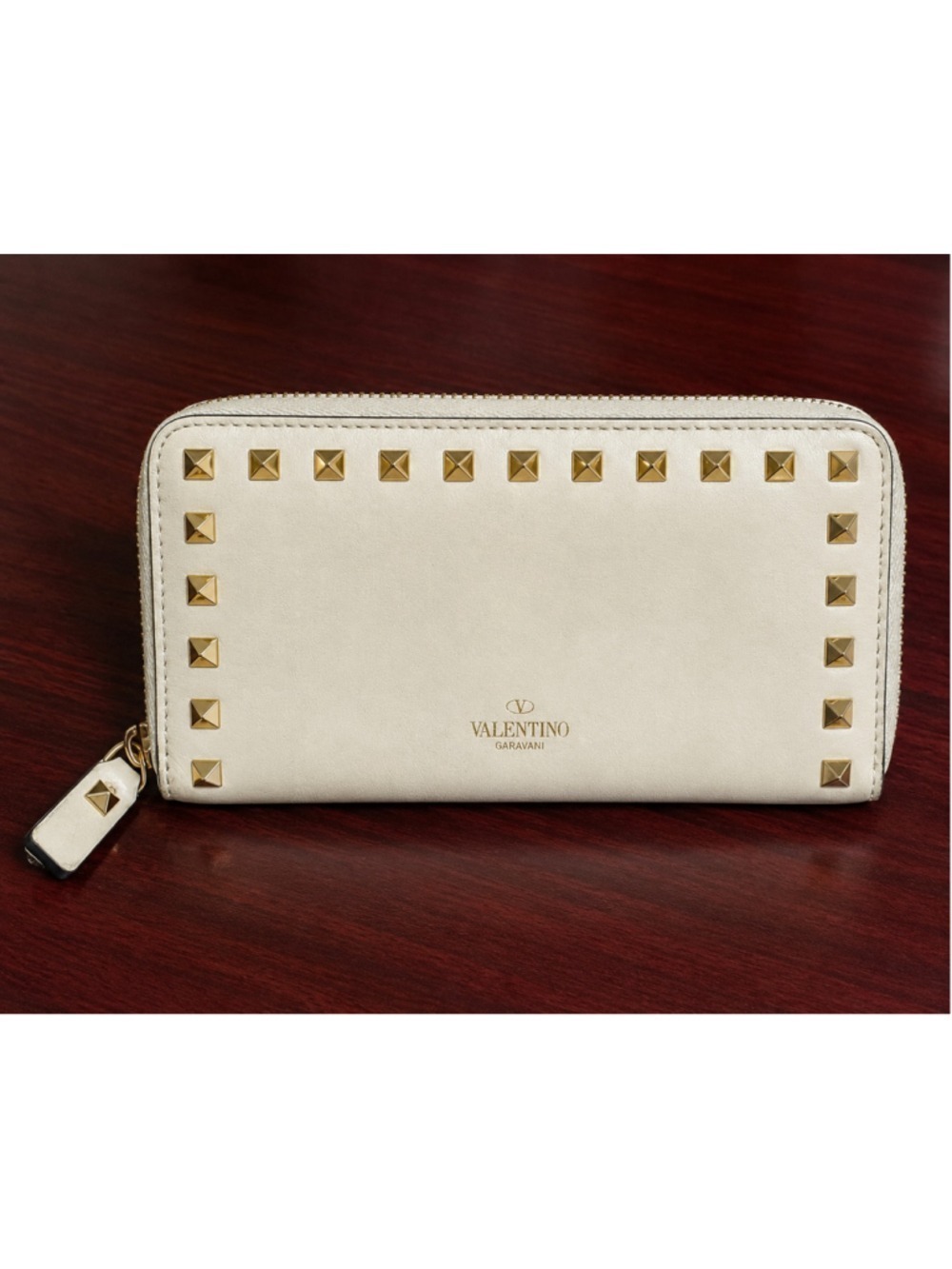 Valentino Garavani Rockstud Leather Zip Around Wallet Ivory Cream